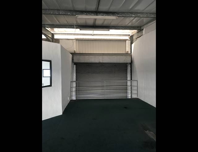 290M² WAREHOUSE RENTED IN BRIARDENE